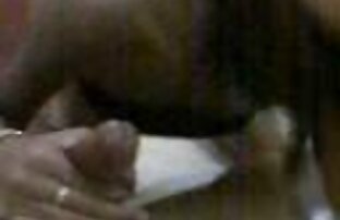 XXX Mulatto casalinga italiana video maniglia due cazzi in una volta