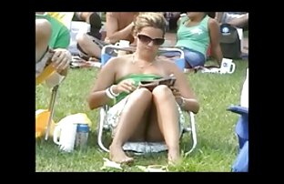 Glamour babe si masturba davanti video hot casalinghe a una persona, che lo ha tentato